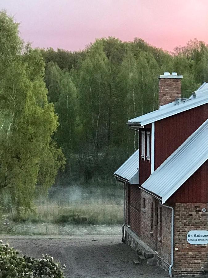 Bed and Breakfast Sjoeborg Saeng & Bassaeng Munka-Ljungby Екстер'єр фото